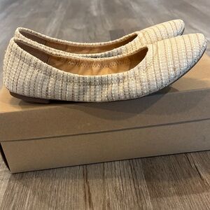 NEW Lucky Brand Women's Textured Tan Flats
